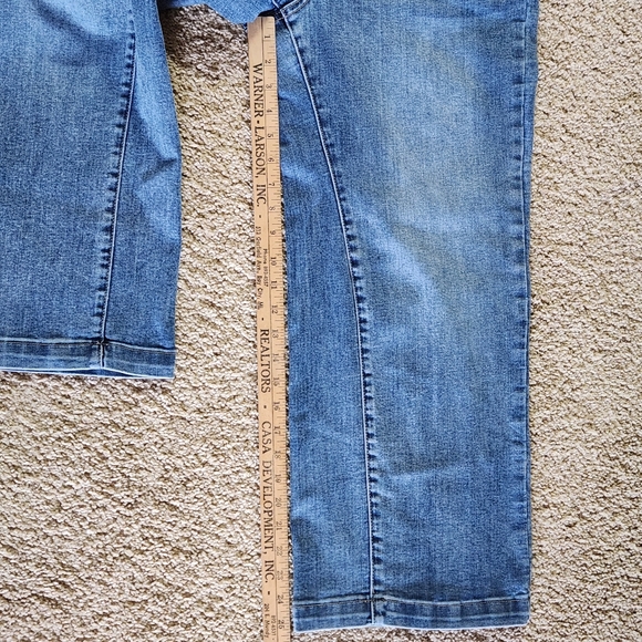 NYDJ Theresa wide-leg crop jean Size 12. Medium wash denim Loire - Picture 12 of 14